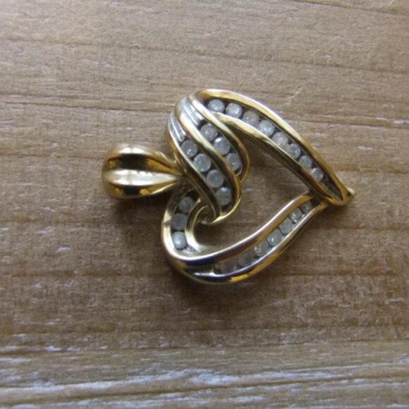 10K GOLD  .60CT DIAMOND HEART PENDANT - Picture 6 of 6